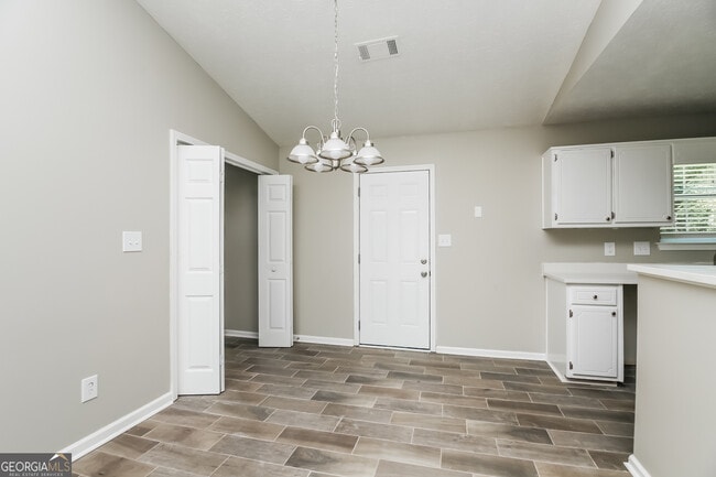 Building Photo - 370 Flint Ridge Ct