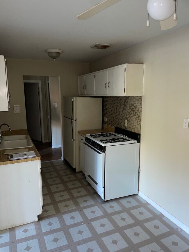 Foto del edificio - 100 Willow Ln