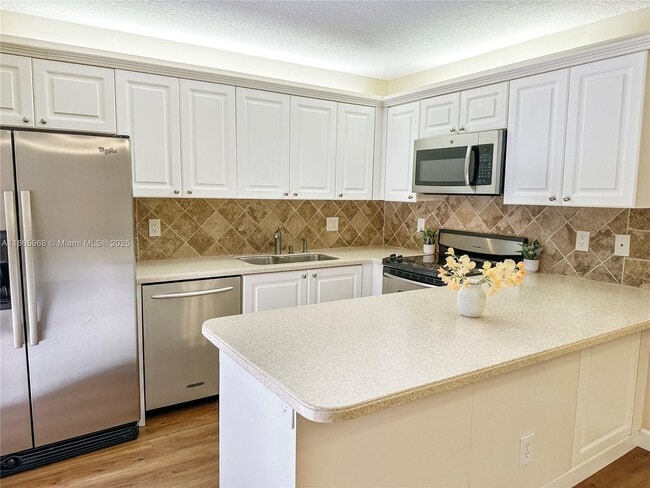 Foto del edificio - 9920 NW 6th Pl
