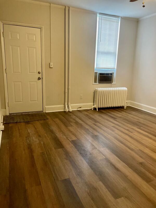 Foto del edificio - 2629 N Charles St