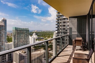 Building Photo - 801 S Miami Ave
