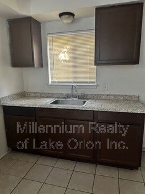 Building Photo - 445 Emerson Ave