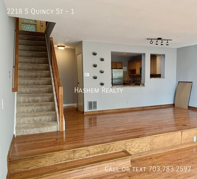 Foto del edificio - 2218 S Quincy St