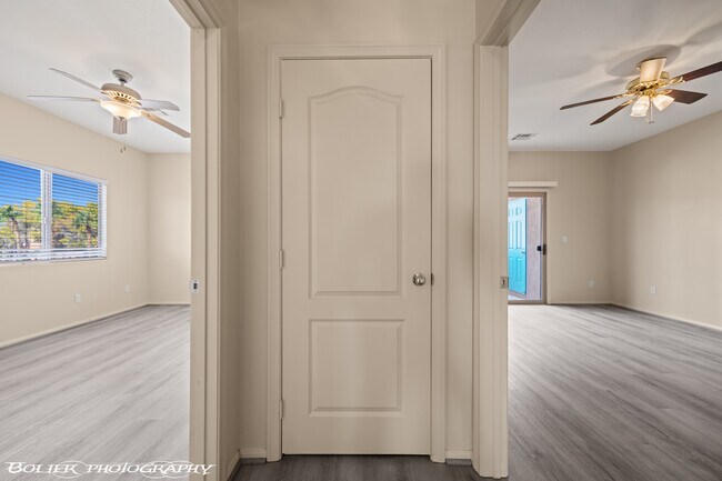 Building Photo - 470 Turtleback Rd