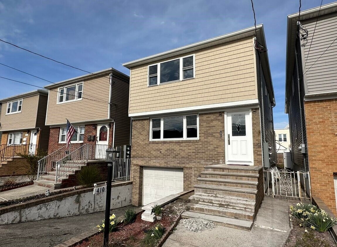 410 Cator Ave Unit 1, Jersey City, NJ 07305 Condo for Rent in Jersey