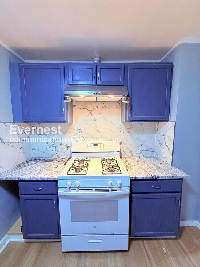Foto del edificio - 8640 Chalmers Ave