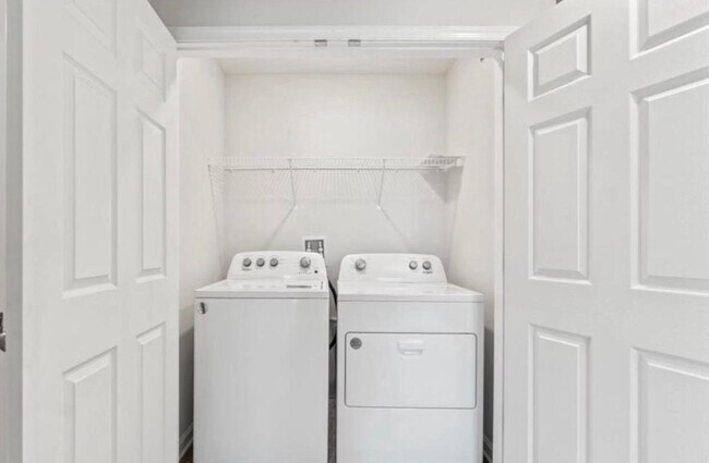 Foto del edificio - 201 Baker Dr