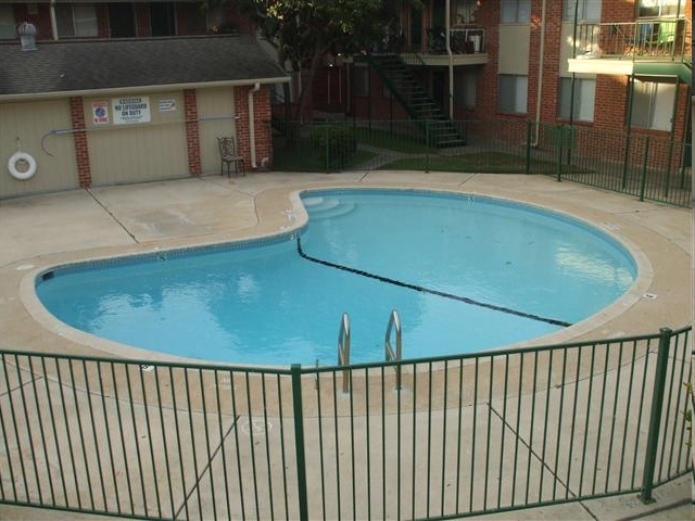 Pool - Solana Apartments