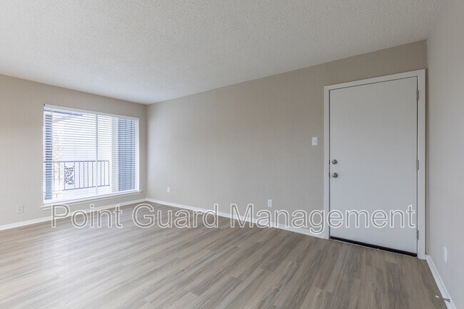 Foto del edificio - 2204 Ridgmar Plaza