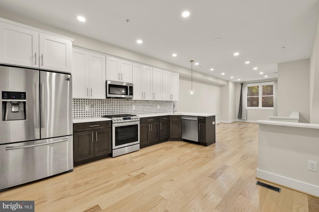 Foto principal - 614 I St NE
