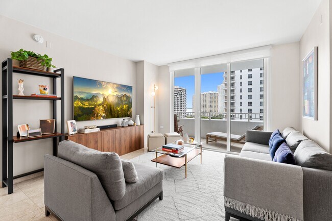 Building Photo - 801 Brickell Key Blvd