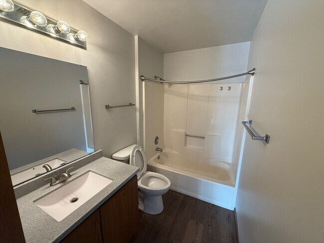 Apartamento 3 - 1035 Green Bay St