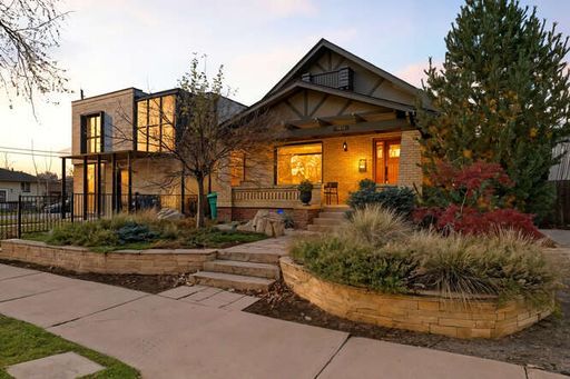 Beautiful 3 Bedroom Craftsman Bungalow Furnished or Unfurnished Available NOW! - Beautiful 3 Bedroom Craftsman Bungalow Furnished or Unfurnished Available NOW! House