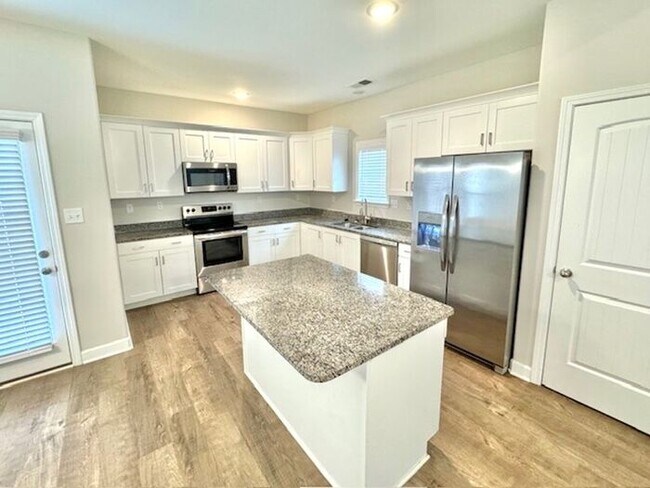 Building Photo - Now Leasing a 4-Bedrom 2.5 Bath Home in Mi...