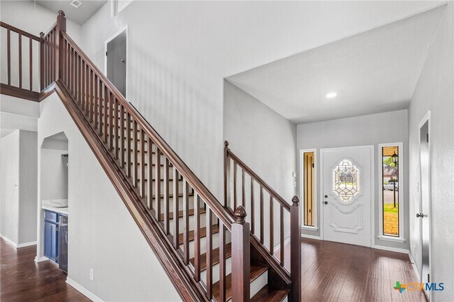 Foto del edificio - 116 Newport Dr