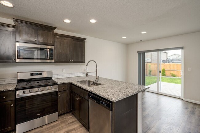 Foto del edificio - 3 bedroom rental in Salem