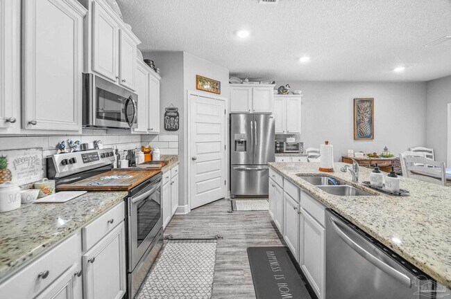 Foto del edificio - 7588 Burnside Lp