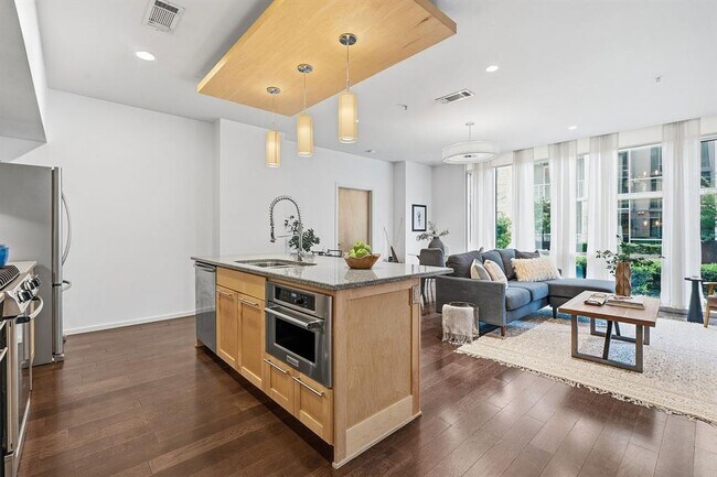 Foto del edificio - 1600 Barton Springs Rd