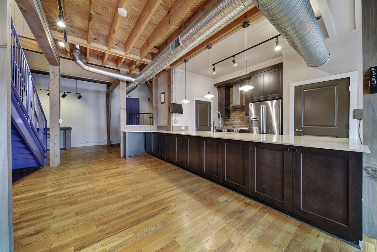 Primary Photo - Uptown Gastonia Loft
