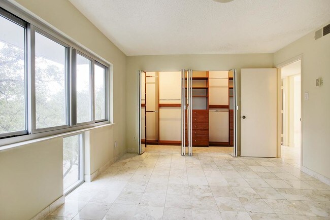 Foto del edificio - 3614 Montrose Blvd