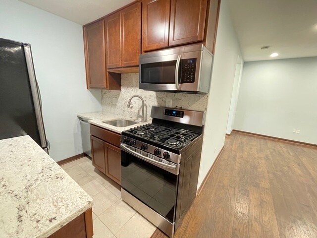 Foto del edificio - 515 W Wrightwood Ave