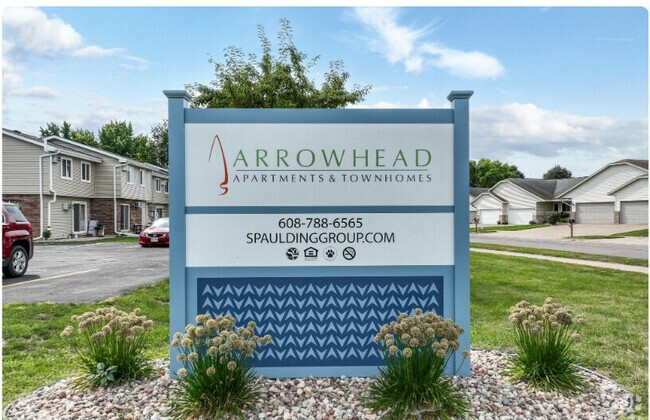 Building Photo - Arrowhead Apartments & Townhomes