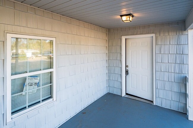 Building Photo - Beautifully Renovated 3BR Home in Bessemer...