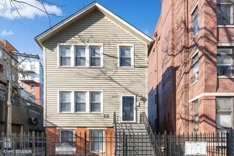 Building Photo - 330 W Evergreen Ave