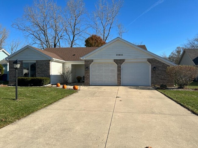 Building Photo - 13816 Wild Horse Ct