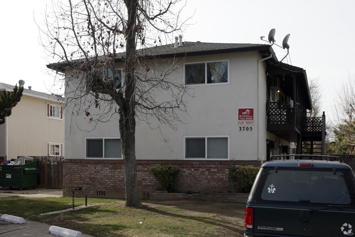 Foto principal - 3705 Morse Ave