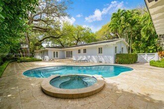 Building Photo - 1550 Taragona Dr