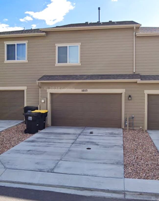 Building Photo - 1055 Petra Heights
