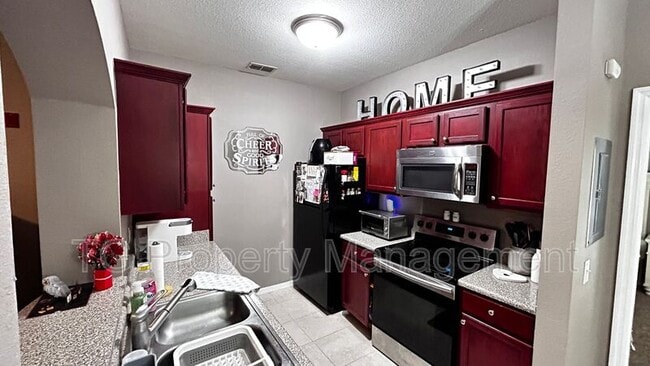 Building Photo - 7800 Point Meadows Dr