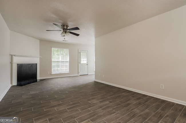 Building Photo - 10625 Tara Village Way