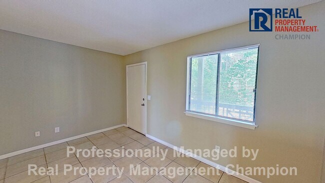 Foto del edificio - Upper Level 1 BD/1 BA Condo Near UNCW