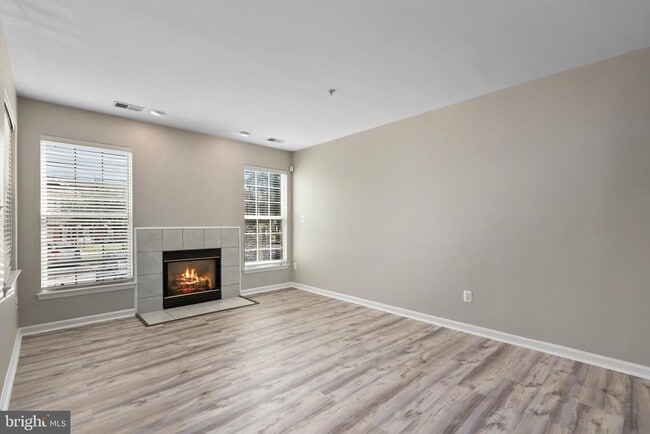Building Photo - 25340 Lake Mist Square