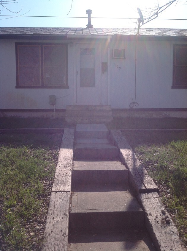 Primary Photo - 1129 S Nebraska Ave