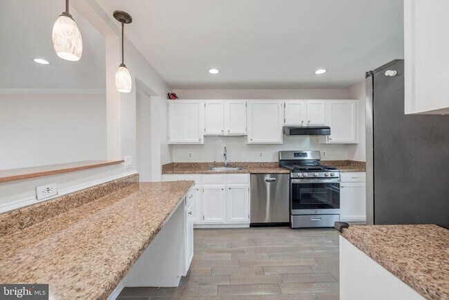 Building Photo - 7566 Blanford Ct