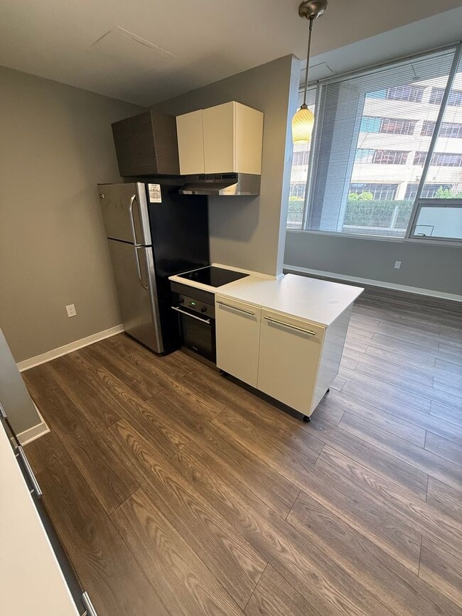 Interior Photo - Spectra Plaza