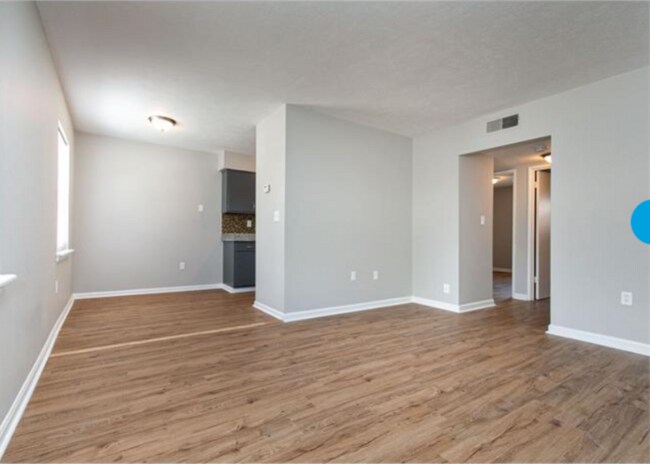 Building Photo - 4916 Saddlebrook Ln