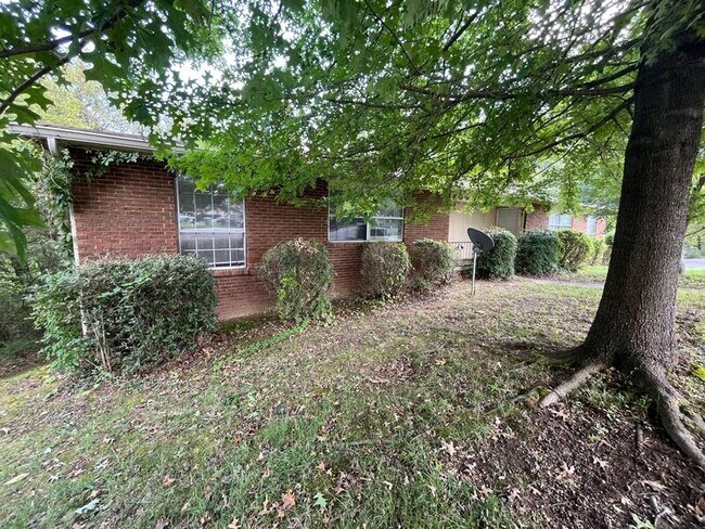 Foto del edificio - 1845 Dana Ln