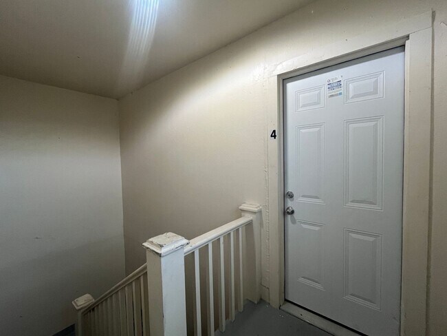 Foto del edificio - South Side Two Bedroom One Bath with Elect...