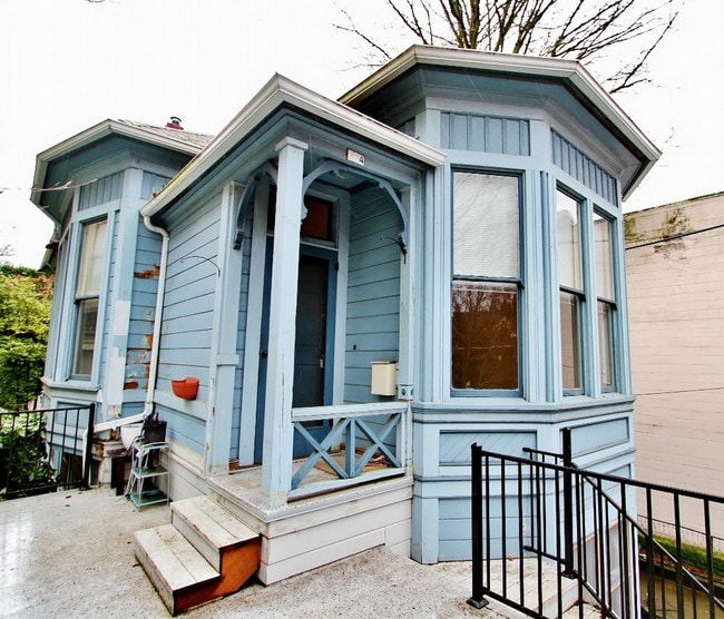 Building Photo - 1890s Victorian near NW 23rd