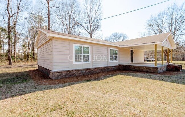 Building Photo - 11376 Lee County Rd 240