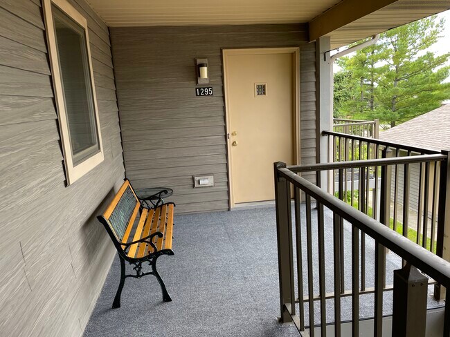Building Photo - 1295 Robbins Run Ct