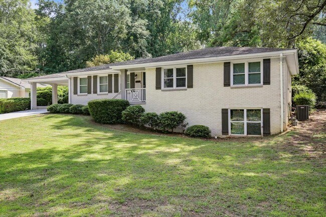 Building Photo - 2855 Briarlake Rd NE