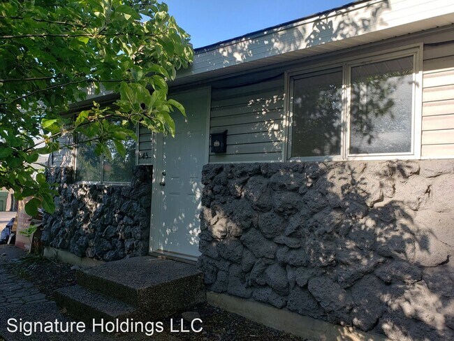 Building Photo - 45 E Everett Ave