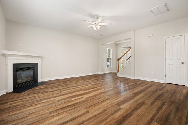 Foto del edificio - Updated 3BR Raleigh Home w/ Loft, Quartz Counters & 2-Car Garage