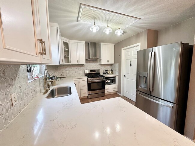 Building Photo - 6116 Speyside Dr