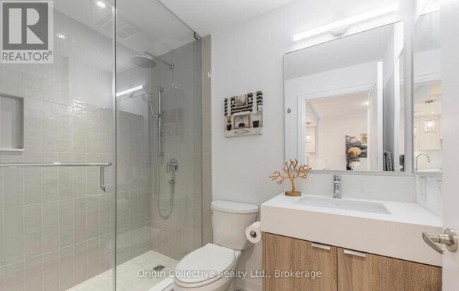 Photo du bâtiment - 33 Cox Blvd